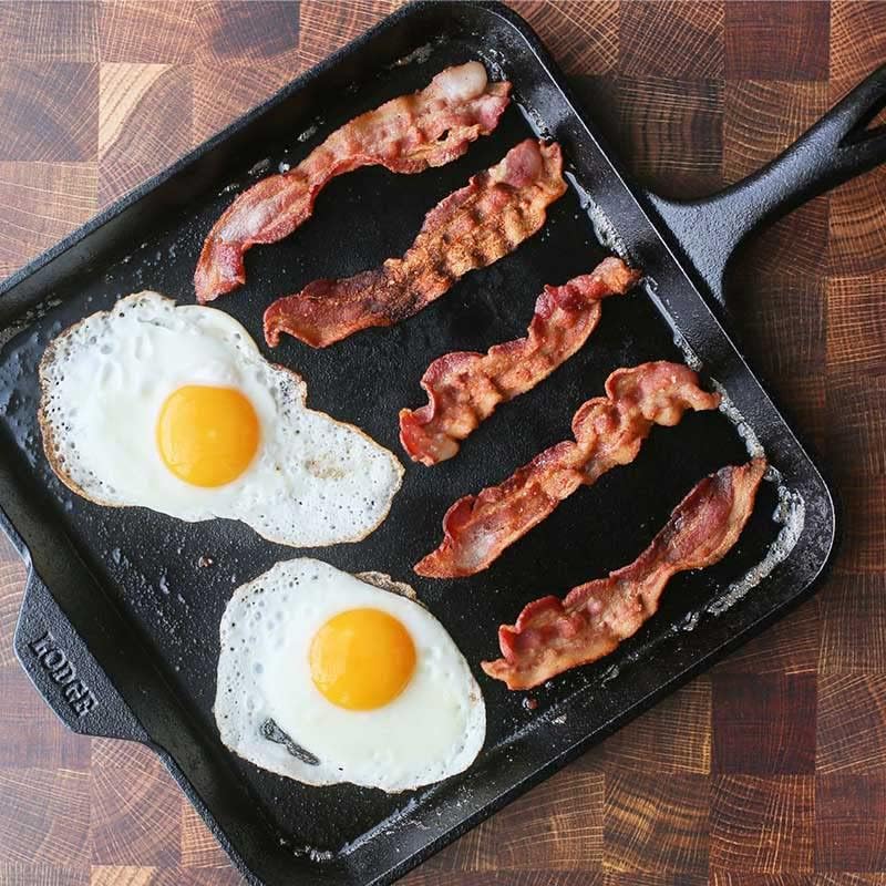 Lodge Seasoned Cast Iron Square Griddle - 11 Inches - Durable Pan - Cast Iron...