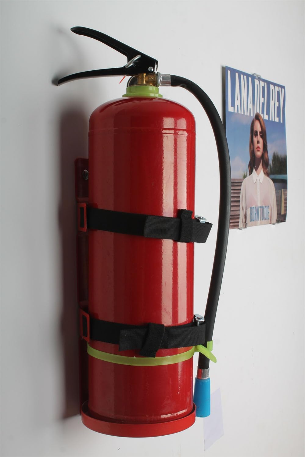 Fire Extinguisher Mount,Metal Bracket red 1pcs